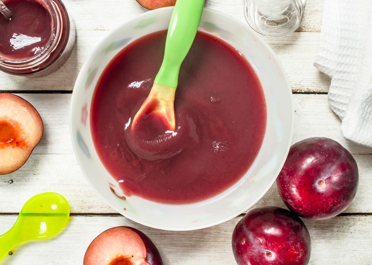 mingau-de-ameixa-para-prisao-de-ventre-em-bebes-–-pequerecetas