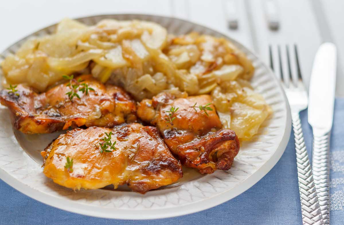 coxas-de-frango-assadas-com-batatas-–-pequerecetas